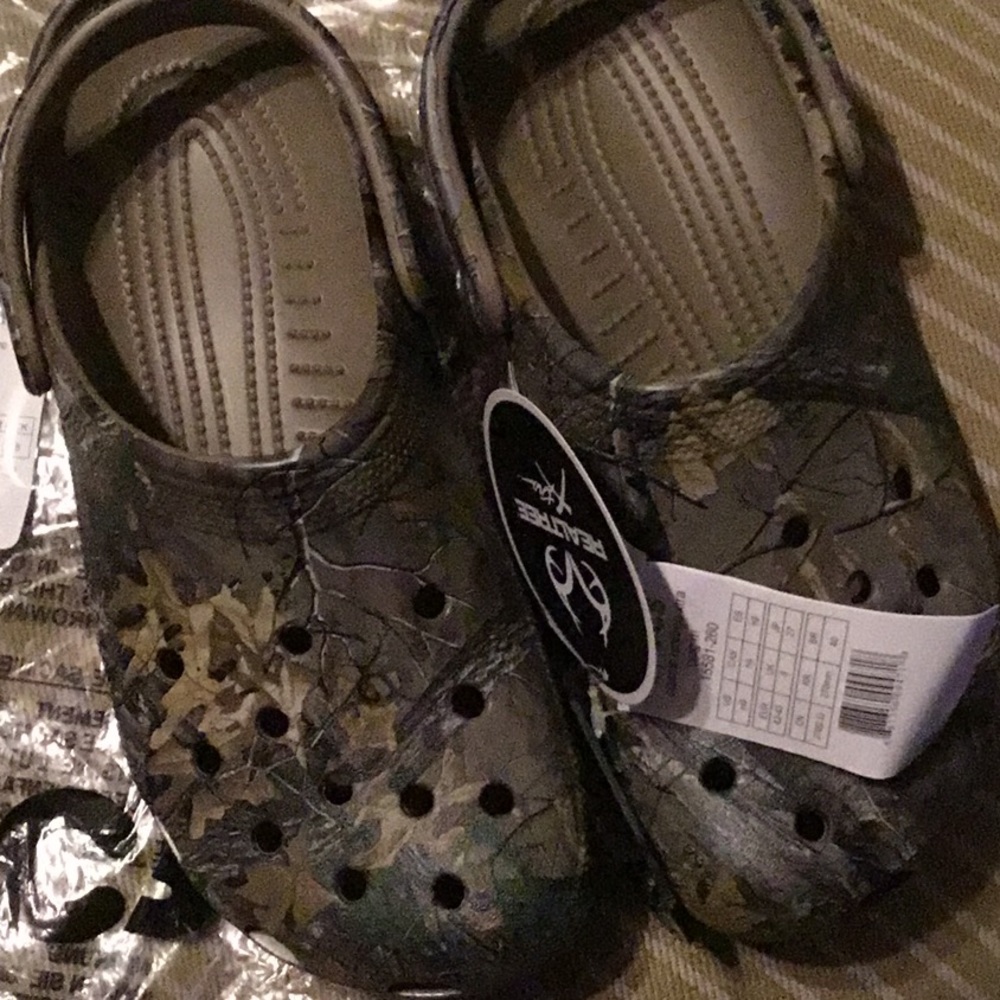Crocs - classic Realtree Men’s 9 NWT